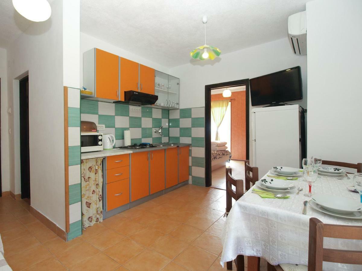 Apartments Davor 1676 Banjole Exterior foto